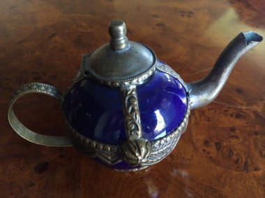 Teeny tiny teapot from Istanbul (not Constantinople). By AlalaBanu